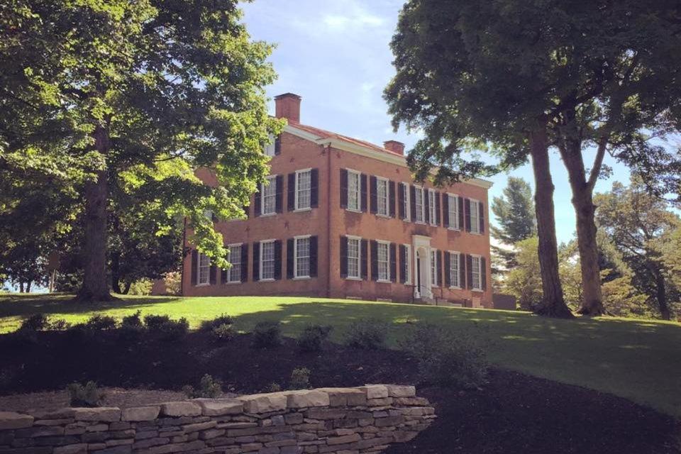Bourbon Manor Bed & Breakfast Inn Bardstown Buitenkant foto