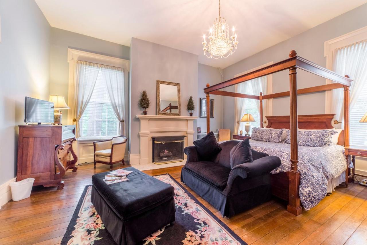 Bourbon Manor Bed & Breakfast Inn Bardstown Buitenkant foto
