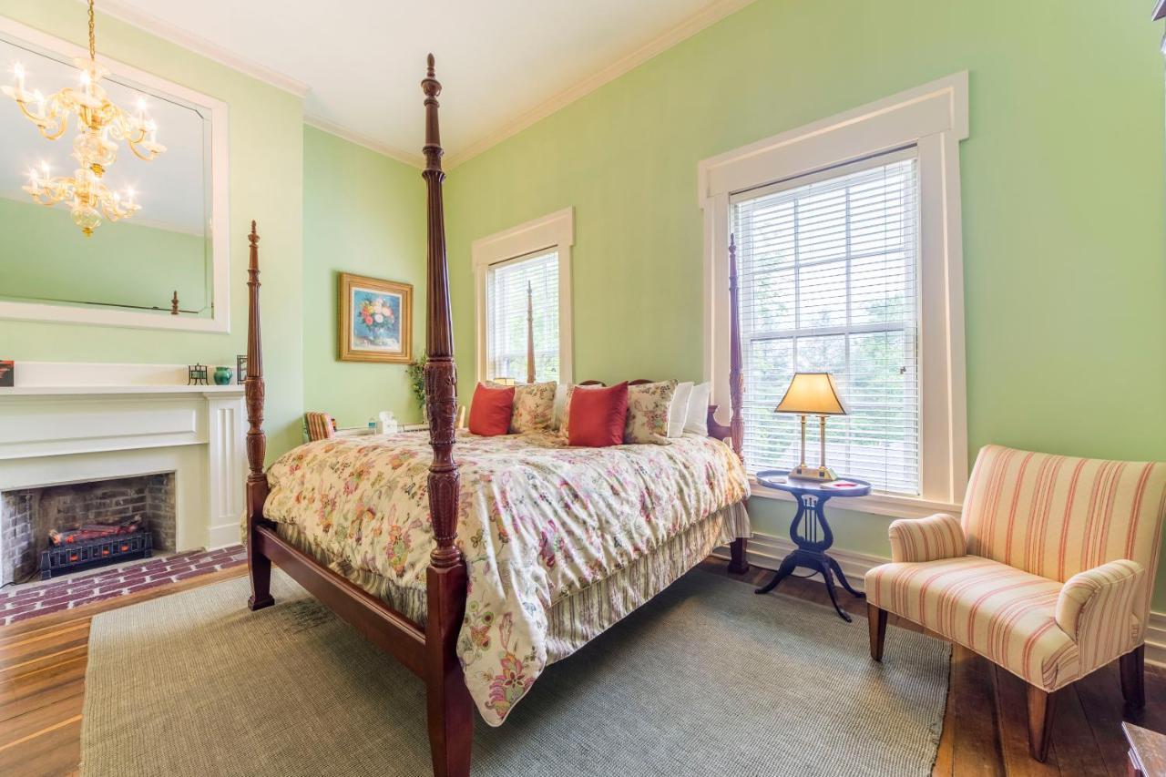 Bourbon Manor Bed & Breakfast Inn Bardstown Buitenkant foto