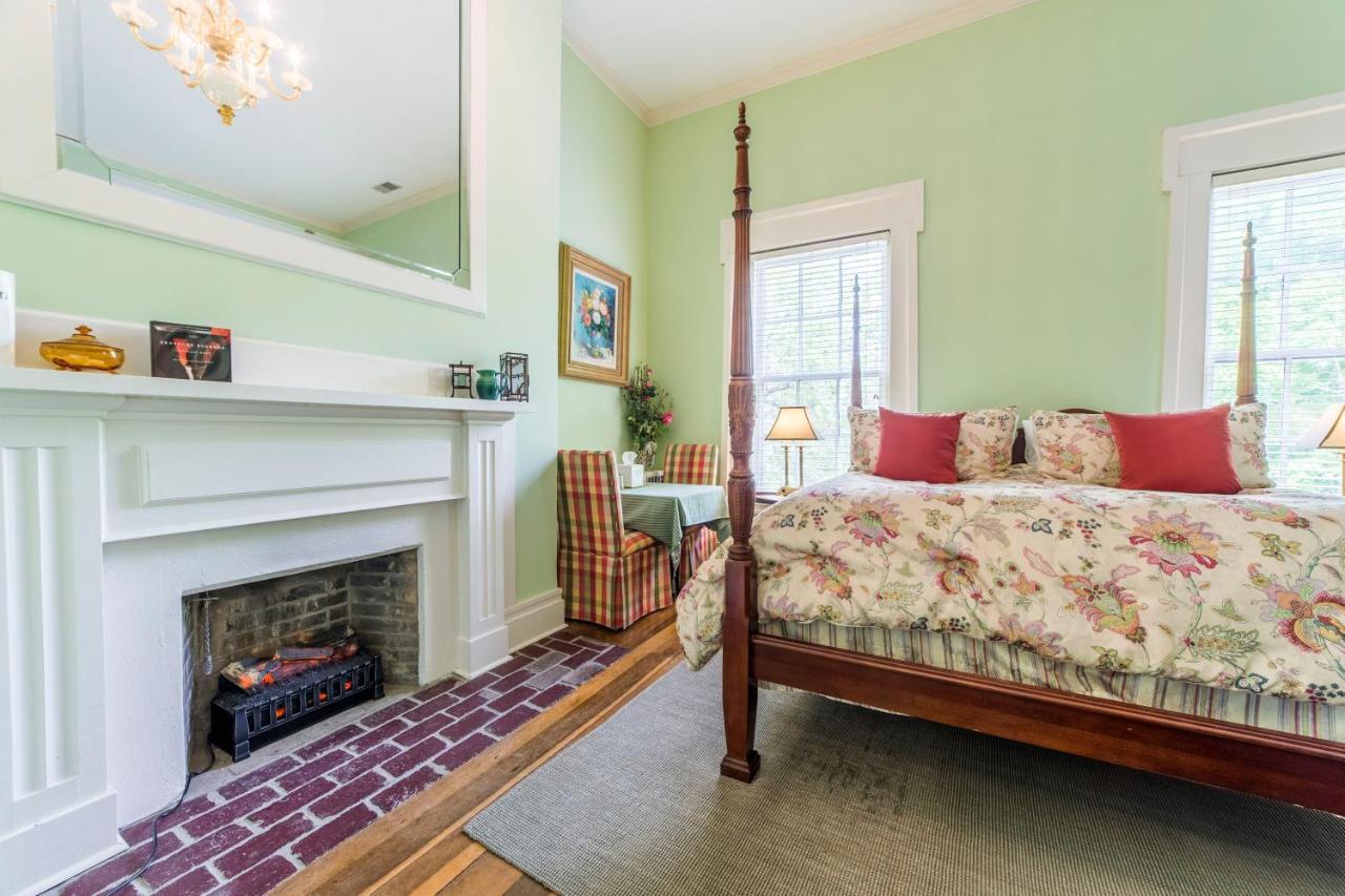 Bourbon Manor Bed & Breakfast Inn Bardstown Buitenkant foto