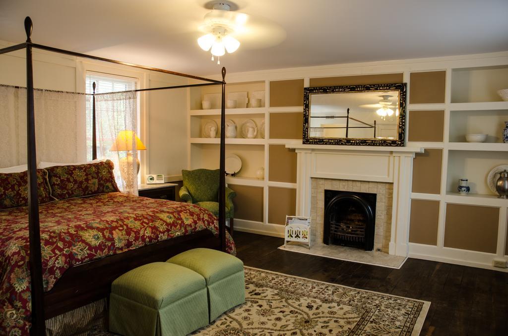 Bourbon Manor Bed & Breakfast Inn Bardstown Kamer foto