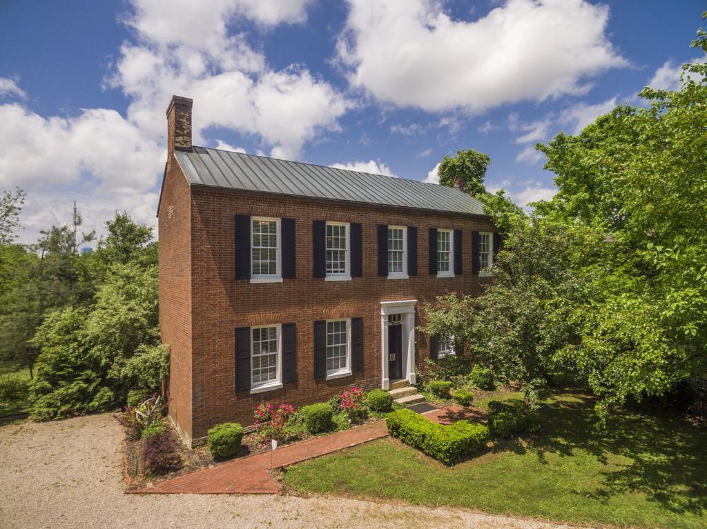 Bourbon Manor Bed & Breakfast Inn Bardstown Buitenkant foto