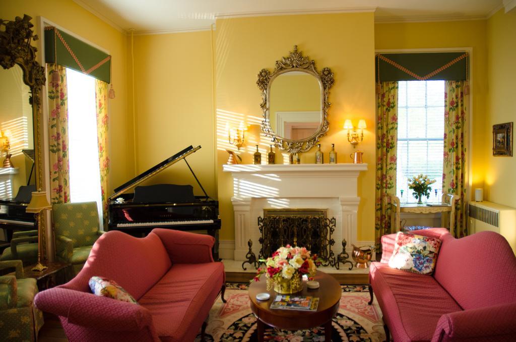 Bourbon Manor Bed & Breakfast Inn Bardstown Buitenkant foto