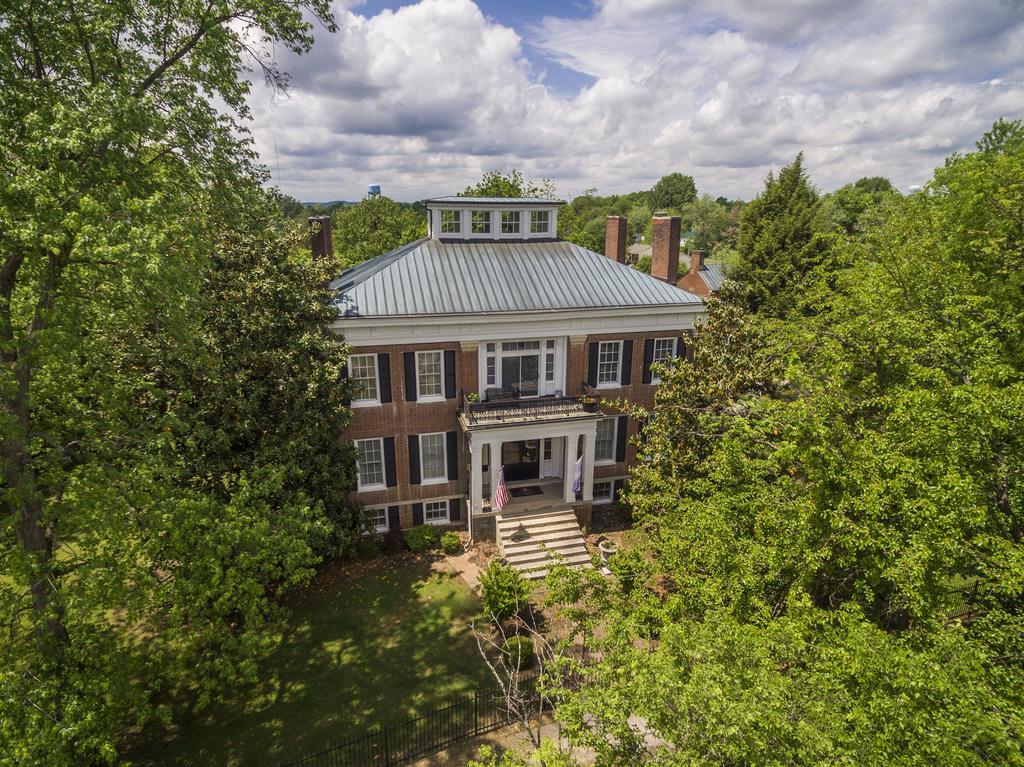 Bourbon Manor Bed & Breakfast Inn Bardstown Buitenkant foto